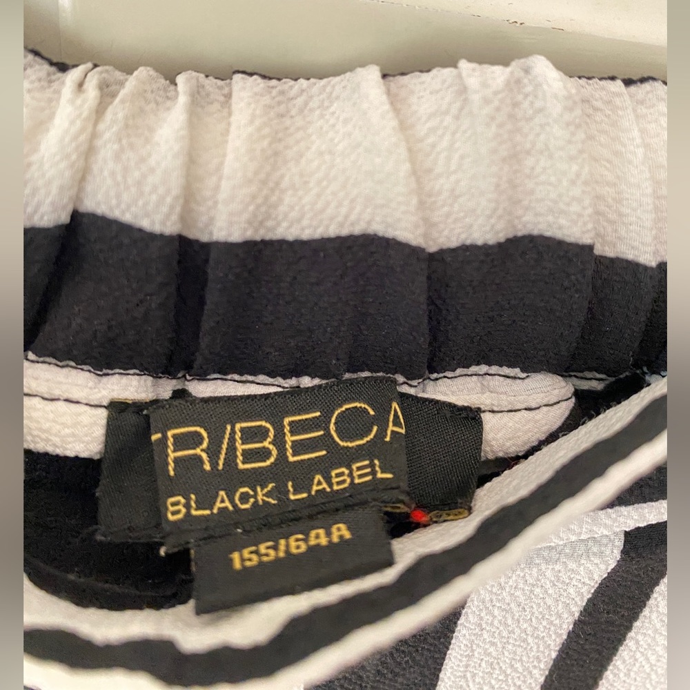 Tribeca Black White Striped Wide Leg crop Pants Pull On elastic waist 24"-28" - Picture 4 of 8